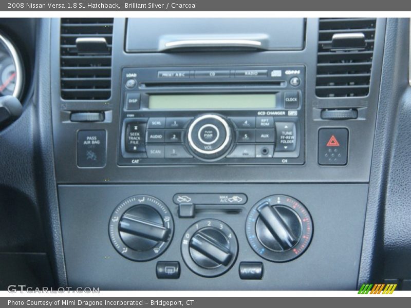 Brilliant Silver / Charcoal 2008 Nissan Versa 1.8 SL Hatchback