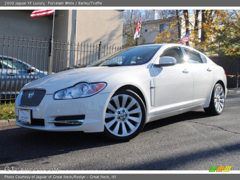 Porcelain White / Barley/Truffle 2009 Jaguar XF Luxury