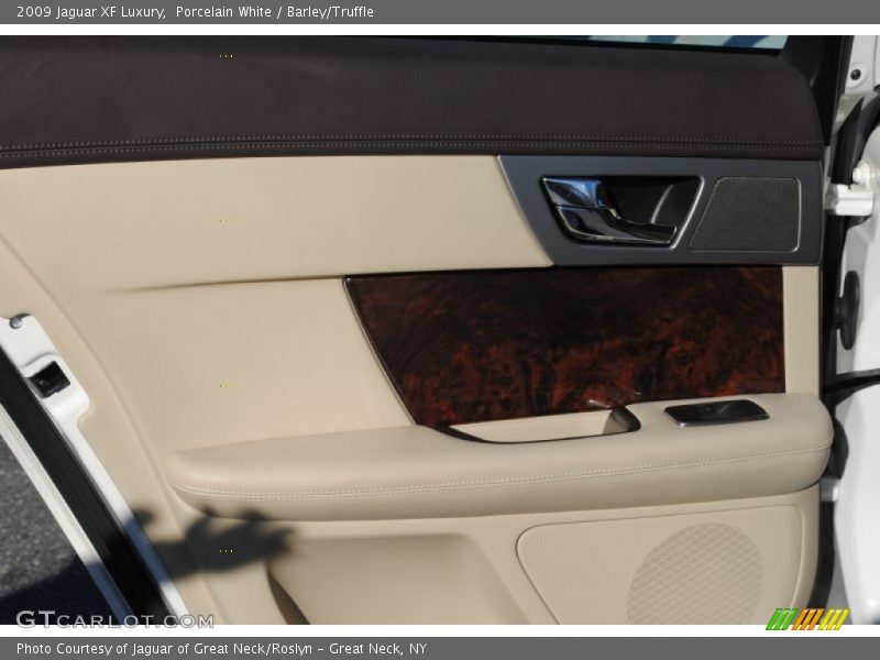Porcelain White / Barley/Truffle 2009 Jaguar XF Luxury
