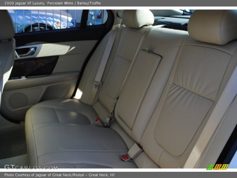 Porcelain White / Barley/Truffle 2009 Jaguar XF Luxury