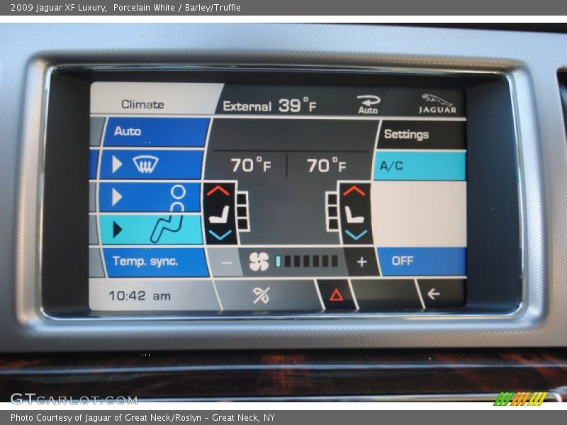 Porcelain White / Barley/Truffle 2009 Jaguar XF Luxury
