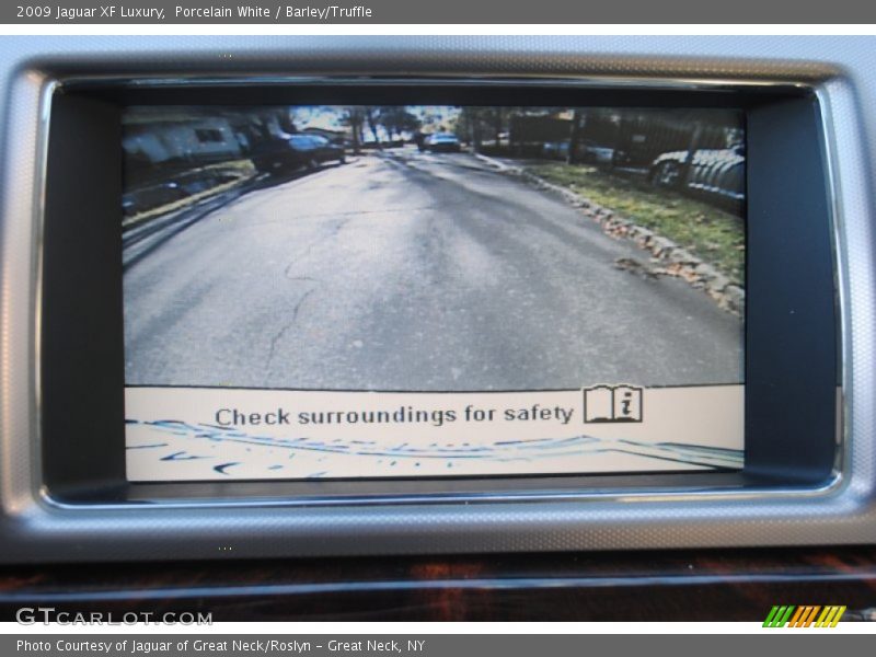 Porcelain White / Barley/Truffle 2009 Jaguar XF Luxury