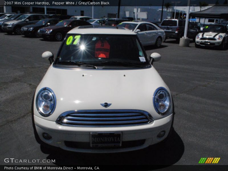 Pepper White / Grey/Carbon Black 2007 Mini Cooper Hardtop