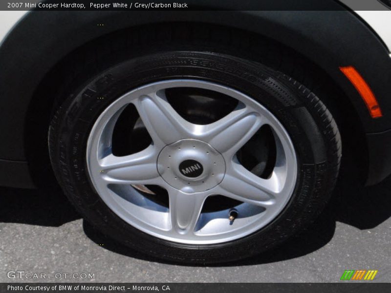 Pepper White / Grey/Carbon Black 2007 Mini Cooper Hardtop