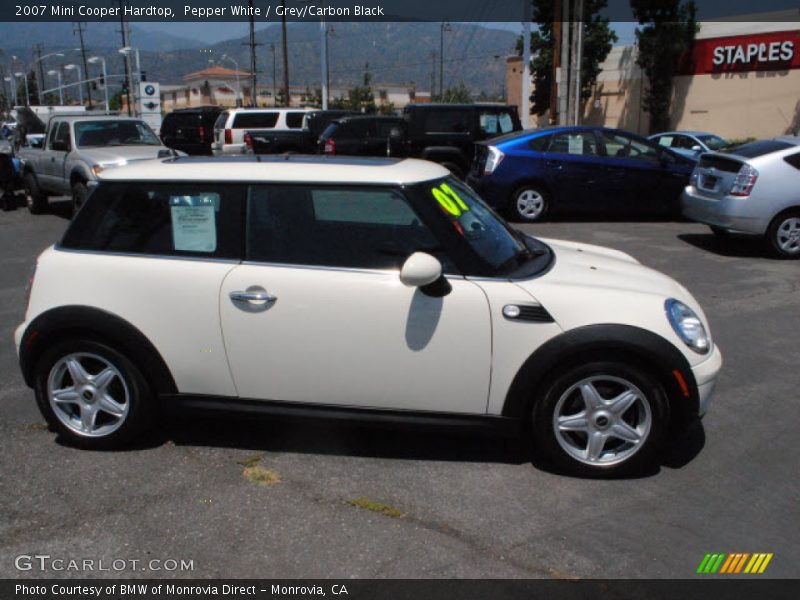 Pepper White / Grey/Carbon Black 2007 Mini Cooper Hardtop