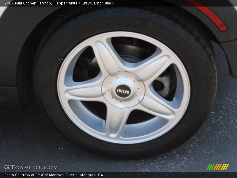 Pepper White / Grey/Carbon Black 2007 Mini Cooper Hardtop