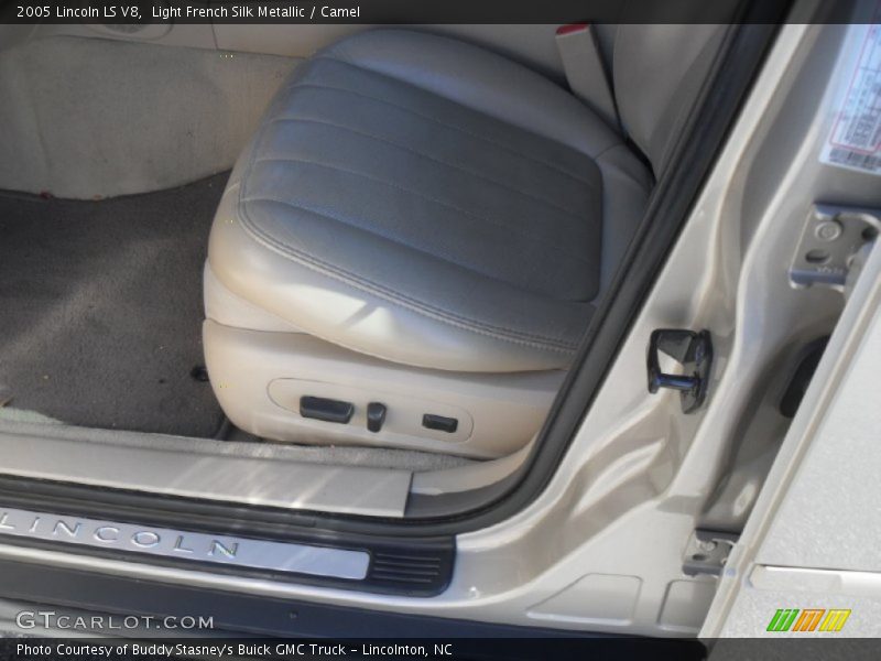 Light French Silk Metallic / Camel 2005 Lincoln LS V8