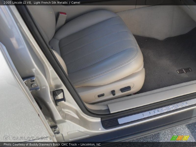 Light French Silk Metallic / Camel 2005 Lincoln LS V8
