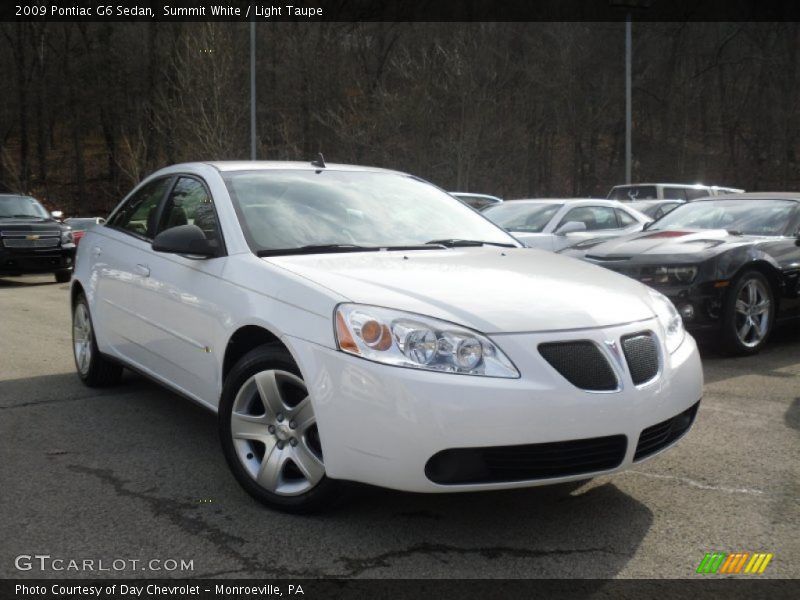 Summit White / Light Taupe 2009 Pontiac G6 Sedan