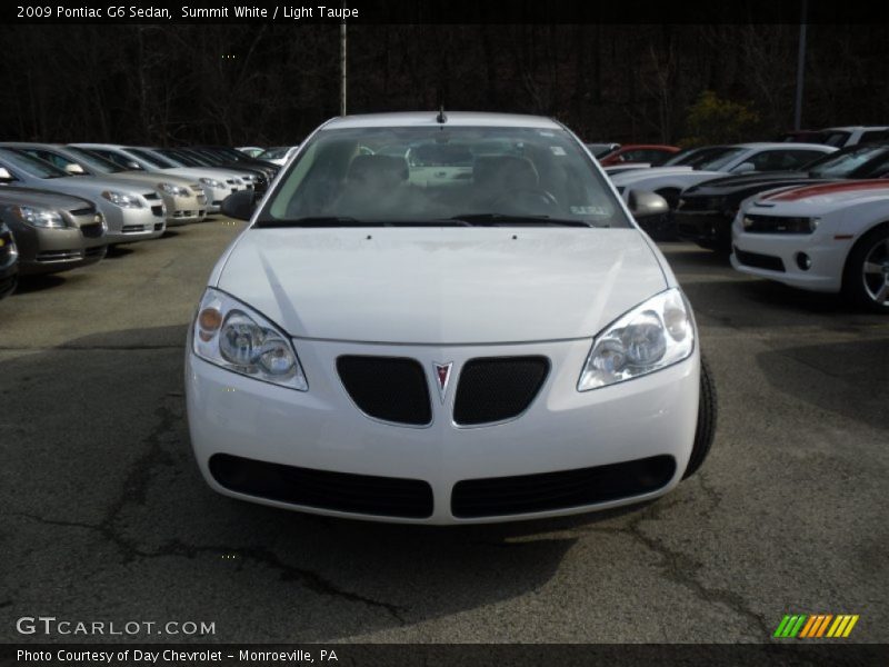 Summit White / Light Taupe 2009 Pontiac G6 Sedan