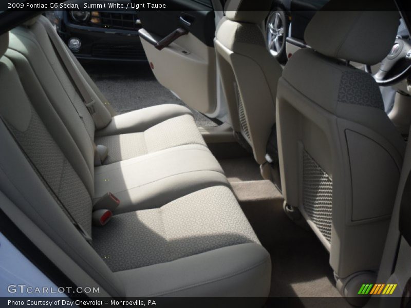 Summit White / Light Taupe 2009 Pontiac G6 Sedan