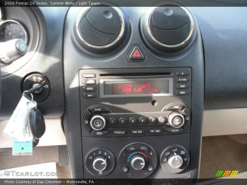Summit White / Light Taupe 2009 Pontiac G6 Sedan