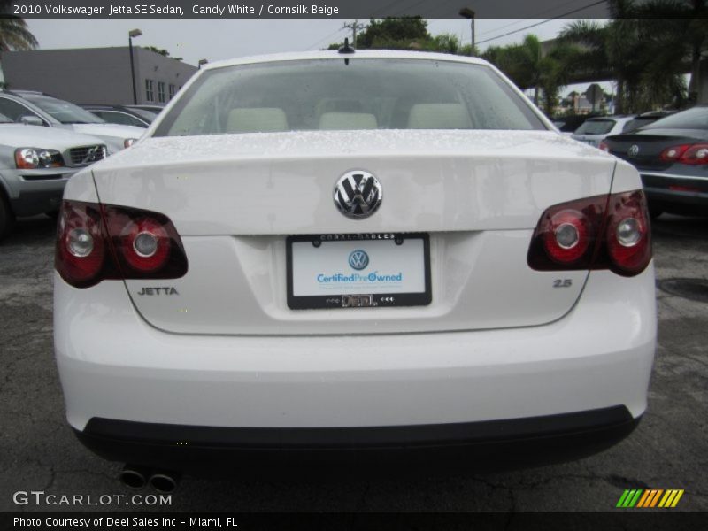 Candy White / Cornsilk Beige 2010 Volkswagen Jetta SE Sedan
