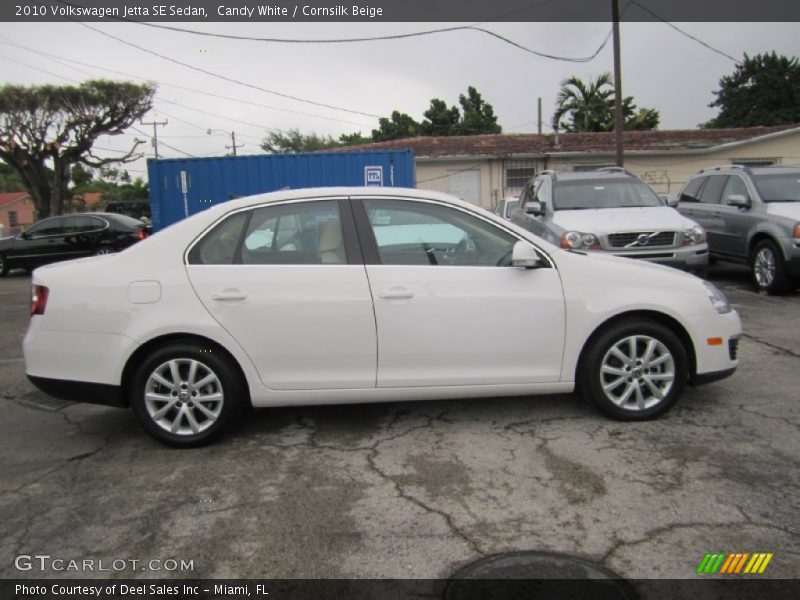 Candy White / Cornsilk Beige 2010 Volkswagen Jetta SE Sedan