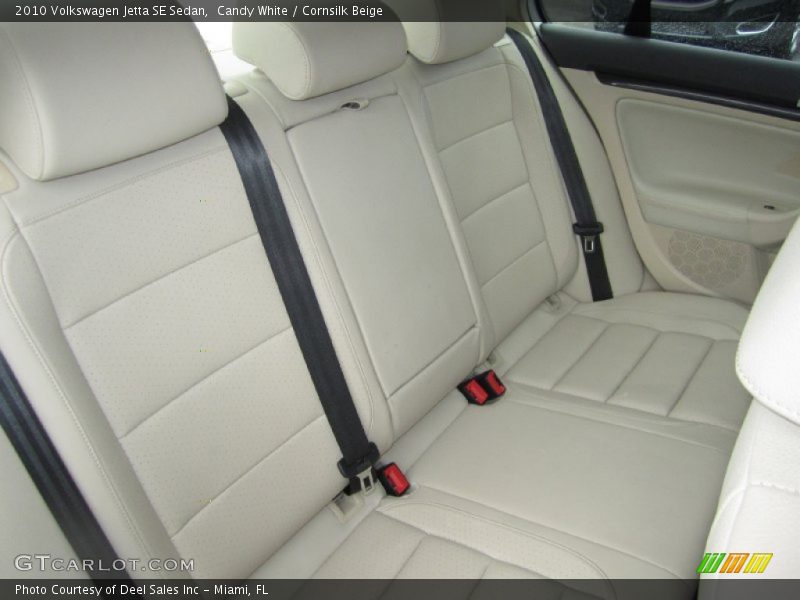 Candy White / Cornsilk Beige 2010 Volkswagen Jetta SE Sedan