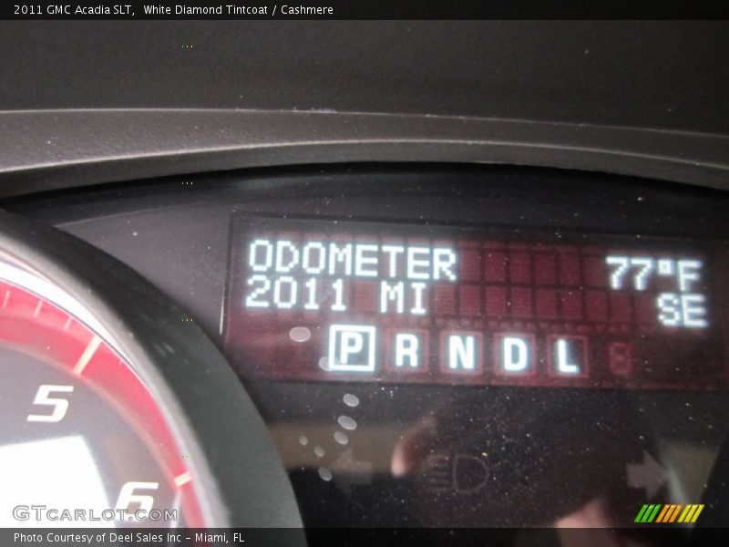 White Diamond Tintcoat / Cashmere 2011 GMC Acadia SLT