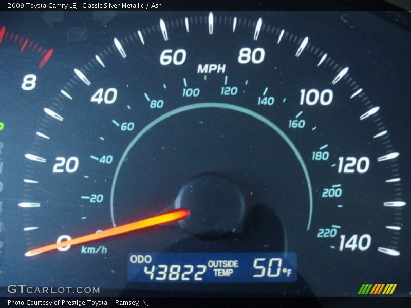 Classic Silver Metallic / Ash 2009 Toyota Camry LE