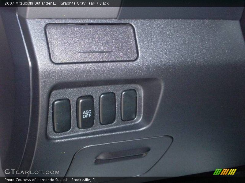 Graphite Gray Pearl / Black 2007 Mitsubishi Outlander LS