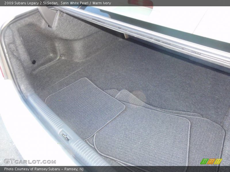 Satin White Pearl / Warm Ivory 2009 Subaru Legacy 2.5i Sedan