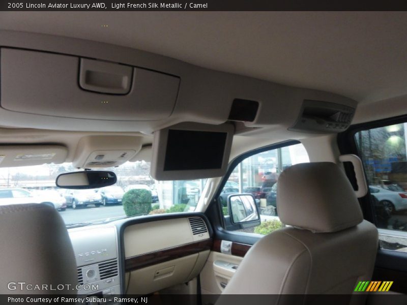 Light French Silk Metallic / Camel 2005 Lincoln Aviator Luxury AWD