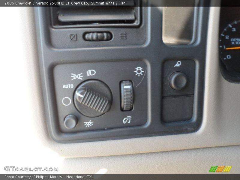 Controls of 2006 Silverado 2500HD LT Crew Cab