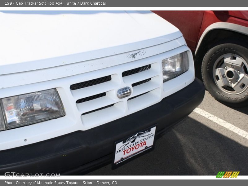 White / Dark Charcoal 1997 Geo Tracker Soft Top 4x4