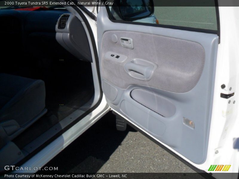 Natural White / Gray 2000 Toyota Tundra SR5 Extended Cab