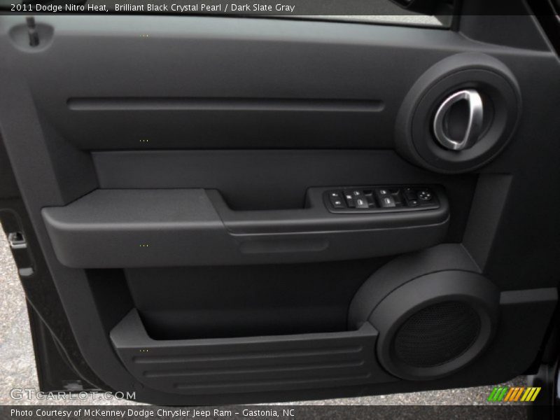 Brilliant Black Crystal Pearl / Dark Slate Gray 2011 Dodge Nitro Heat