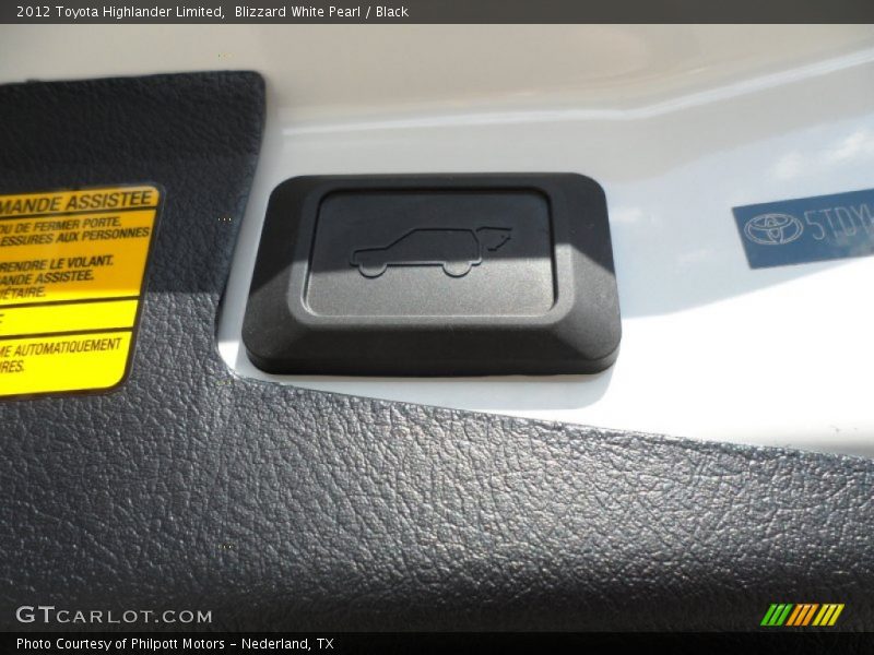 Blizzard White Pearl / Black 2012 Toyota Highlander Limited