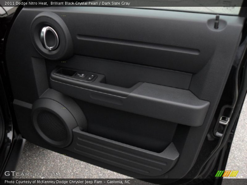 Brilliant Black Crystal Pearl / Dark Slate Gray 2011 Dodge Nitro Heat