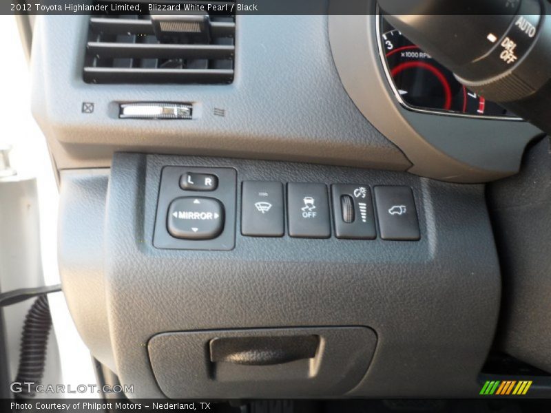 Blizzard White Pearl / Black 2012 Toyota Highlander Limited