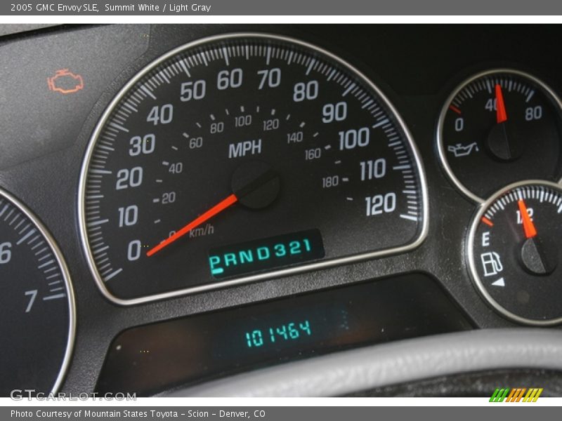 Summit White / Light Gray 2005 GMC Envoy SLE