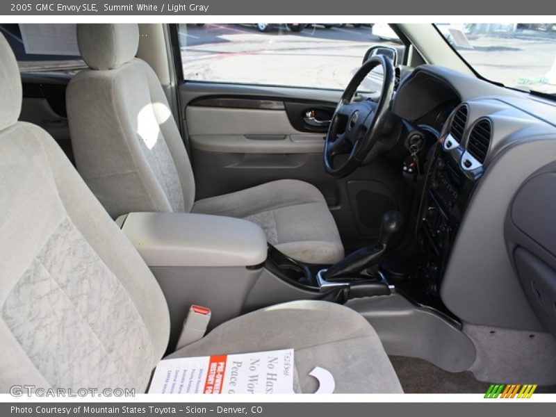 Summit White / Light Gray 2005 GMC Envoy SLE
