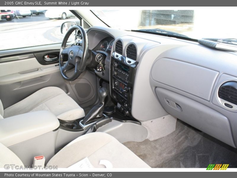 Summit White / Light Gray 2005 GMC Envoy SLE