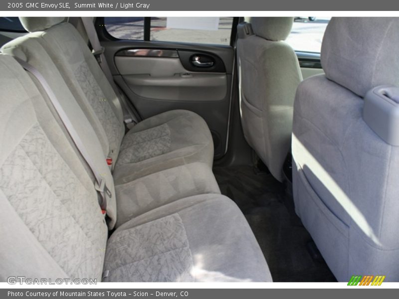 Summit White / Light Gray 2005 GMC Envoy SLE