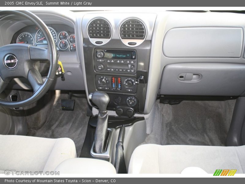 Summit White / Light Gray 2005 GMC Envoy SLE