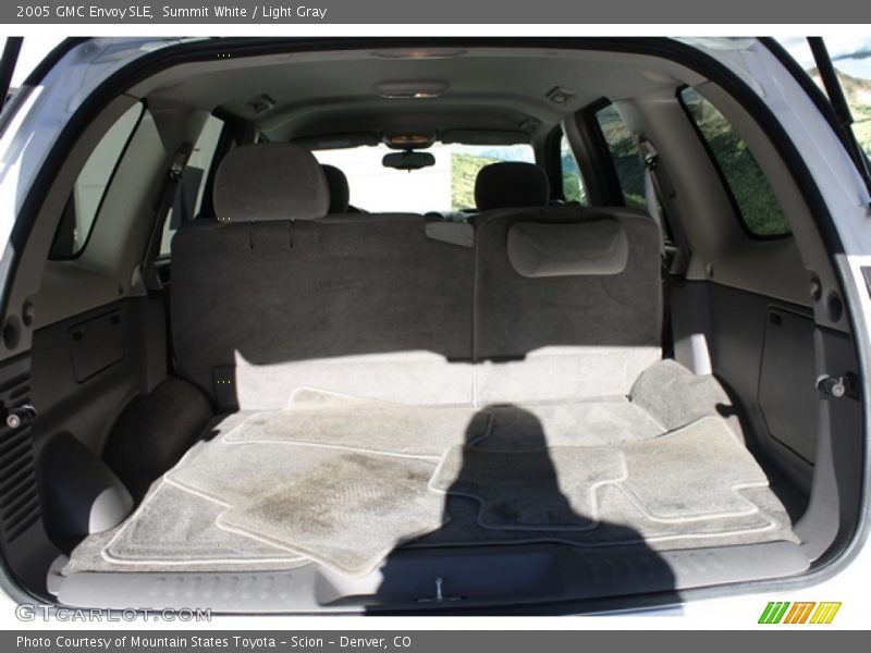 Summit White / Light Gray 2005 GMC Envoy SLE