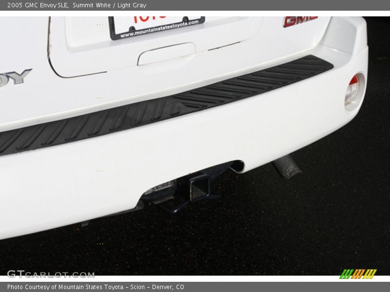 Summit White / Light Gray 2005 GMC Envoy SLE