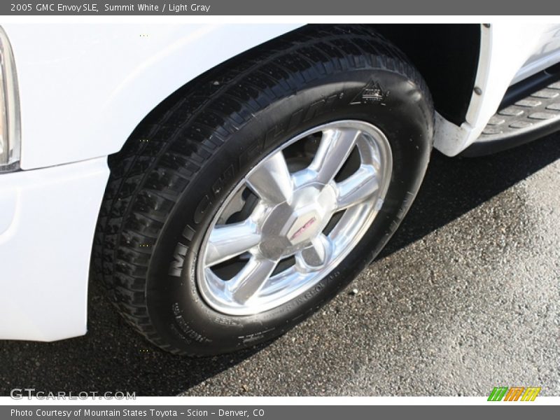 Summit White / Light Gray 2005 GMC Envoy SLE