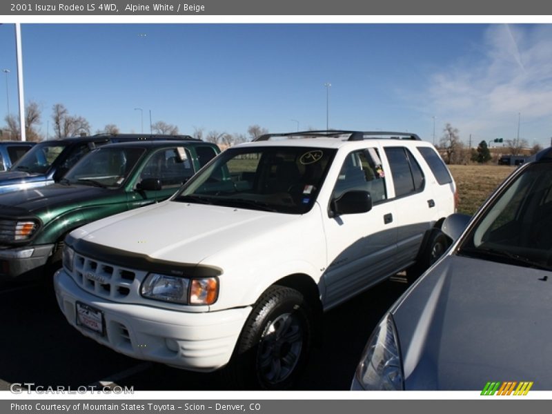 Alpine White / Beige 2001 Isuzu Rodeo LS 4WD