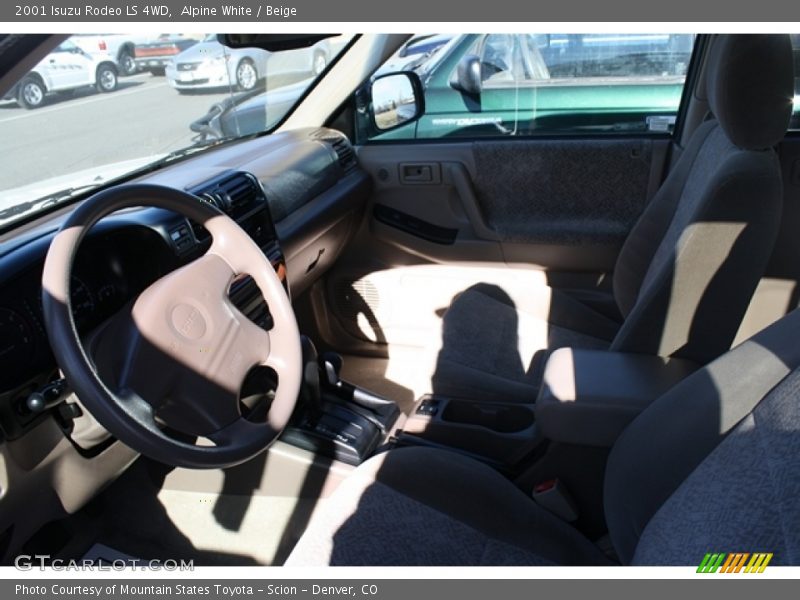 Alpine White / Beige 2001 Isuzu Rodeo LS 4WD
