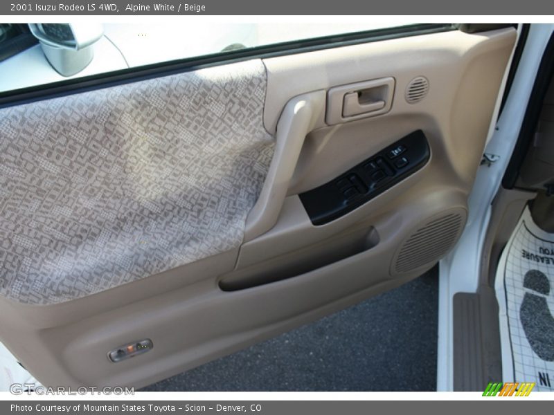 Alpine White / Beige 2001 Isuzu Rodeo LS 4WD