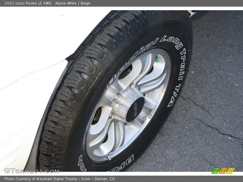 Alpine White / Beige 2001 Isuzu Rodeo LS 4WD