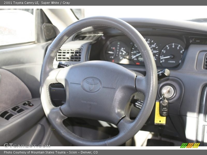 Super White / Gray 2001 Toyota Camry LE
