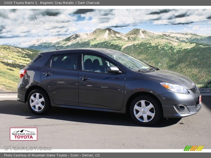 Magnetic Gray Metallic / Dark Charcoal 2009 Toyota Matrix S