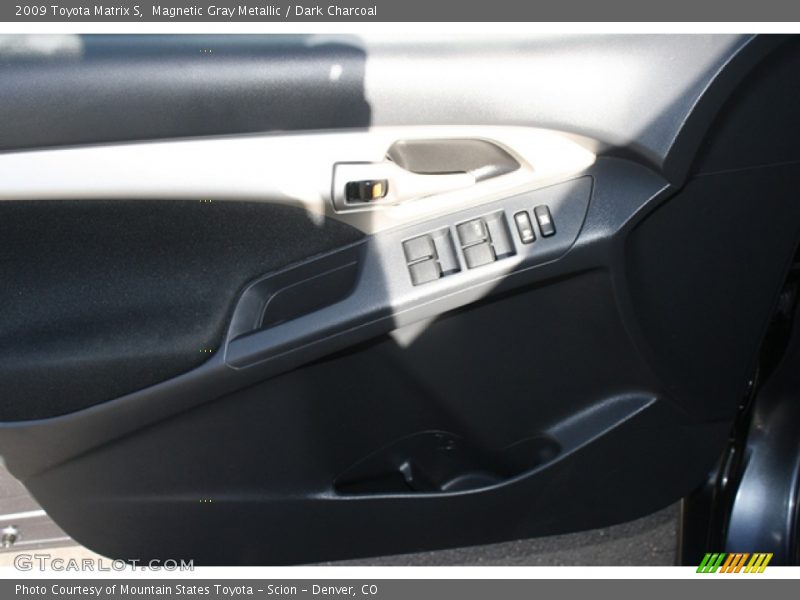 Magnetic Gray Metallic / Dark Charcoal 2009 Toyota Matrix S