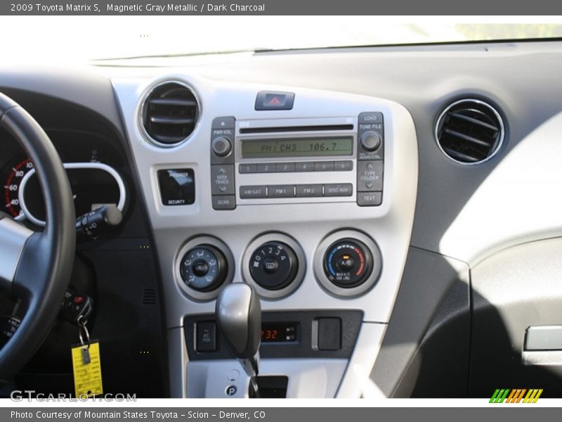 Magnetic Gray Metallic / Dark Charcoal 2009 Toyota Matrix S