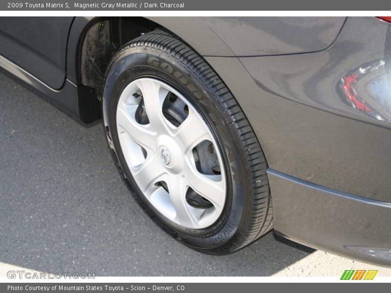 Magnetic Gray Metallic / Dark Charcoal 2009 Toyota Matrix S