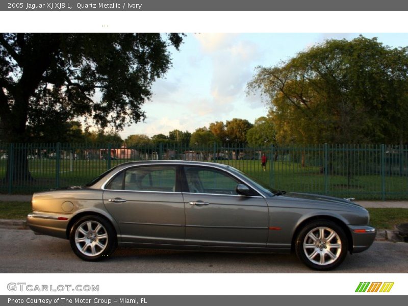 Quartz Metallic / Ivory 2005 Jaguar XJ XJ8 L