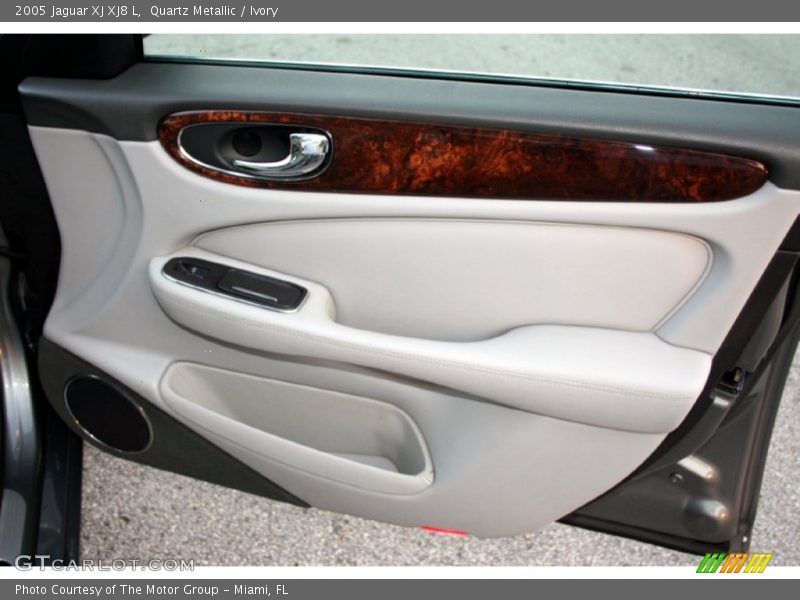 Quartz Metallic / Ivory 2005 Jaguar XJ XJ8 L